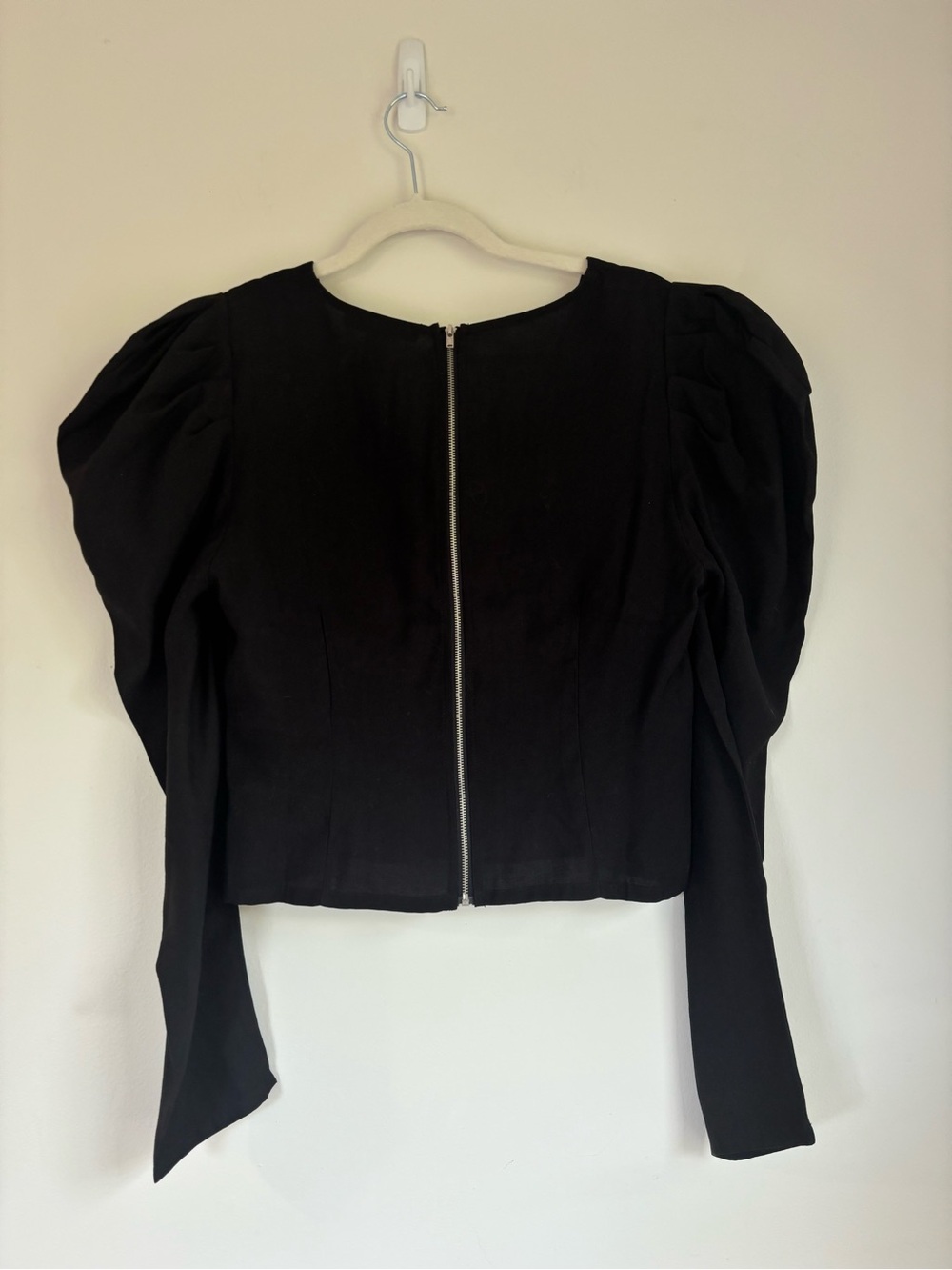 Women’s Black V-Neck Puff Sleeve Top - Picture 4 of 4